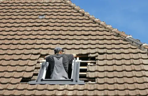 Pose de velux - Mont-Notre-Dame
